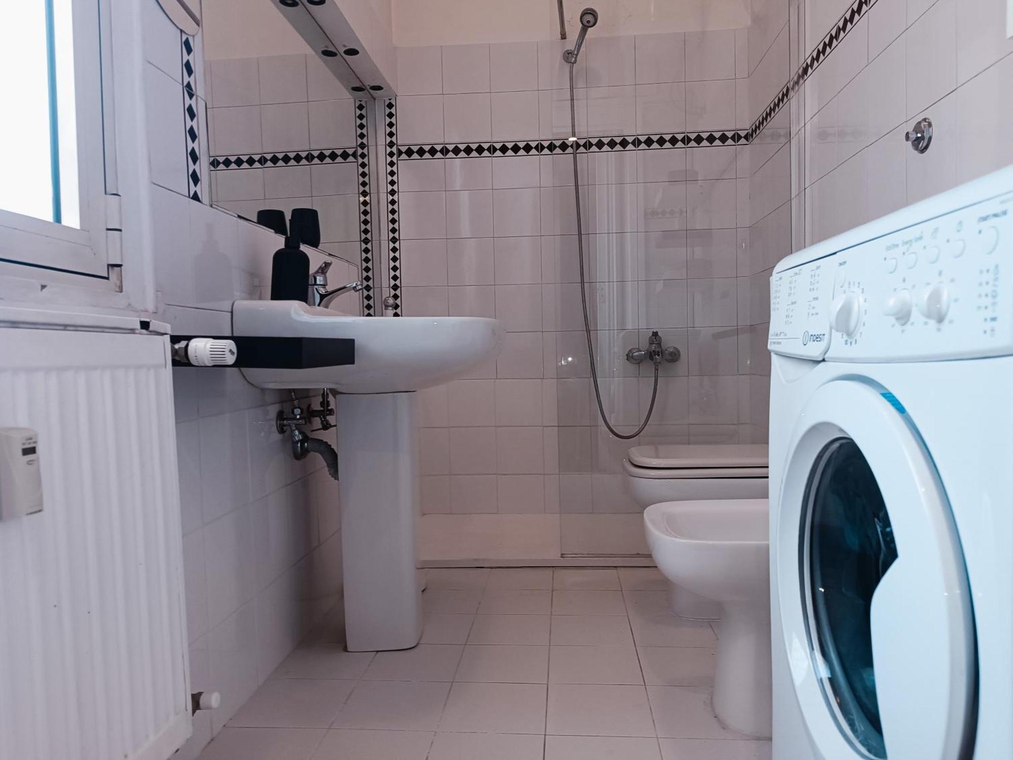 Per 5, Metro B Bologna, Terrazzo, Wi-fi Appartement